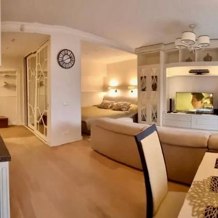 Cozy Studio Apartment In The Center Of Riga Bagian luar foto