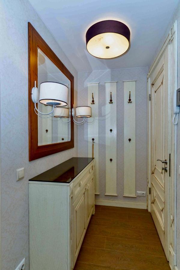 Cozy Studio Apartment In The Center Of Riga Bagian luar foto