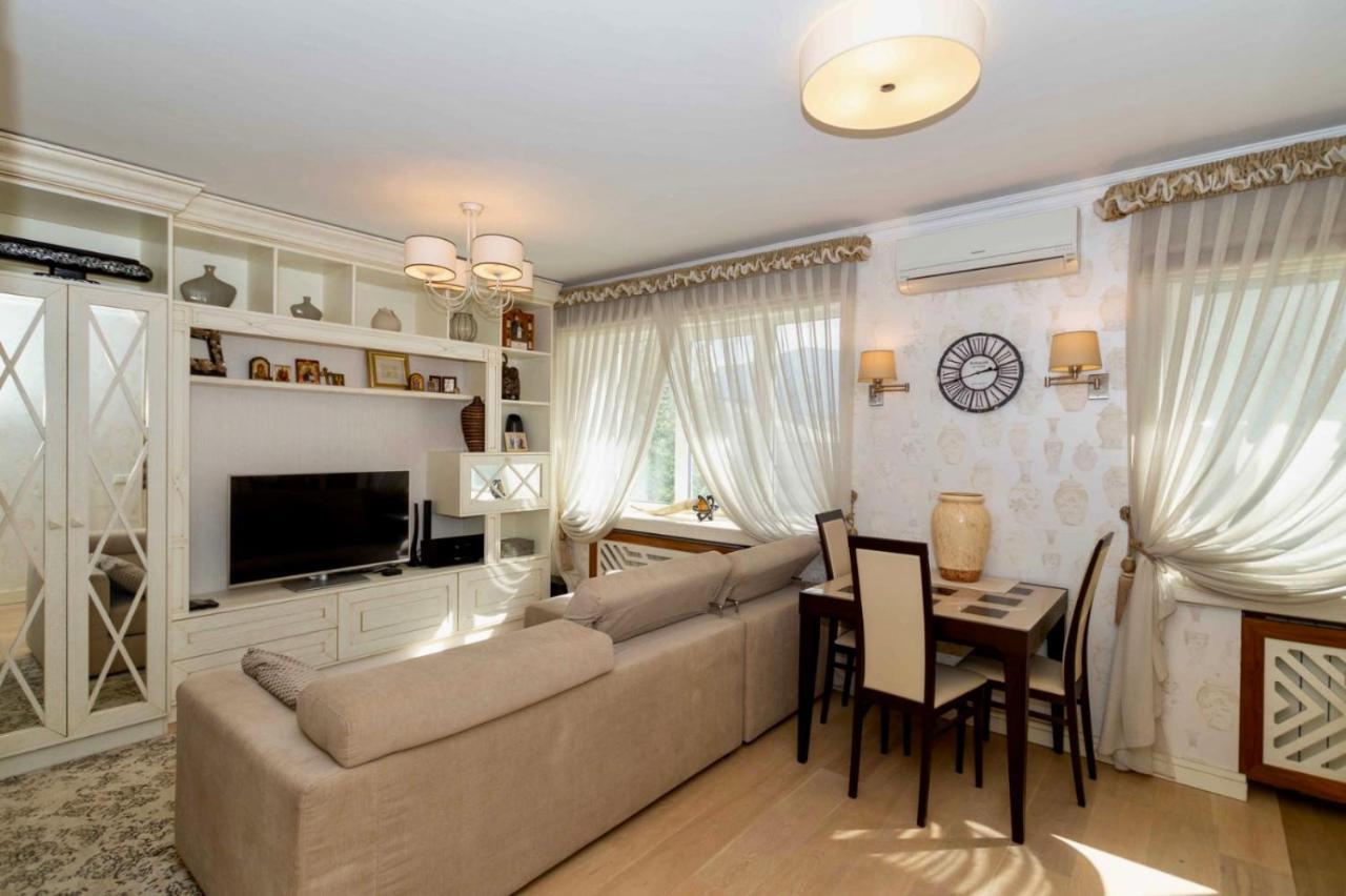 Cozy Studio Apartment In The Center Of Riga Bagian luar foto